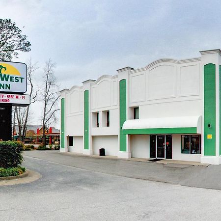 Key West Inn - Newport News Exterior photo
