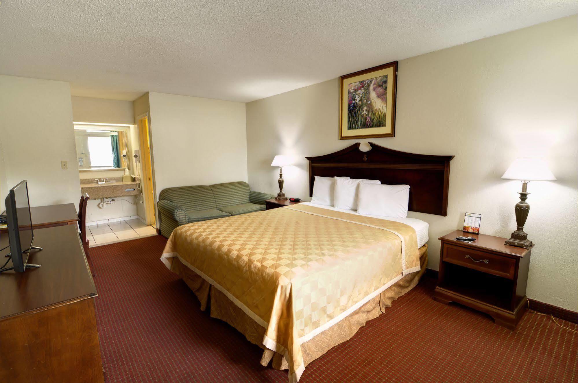 Key West Inn - Newport News Exterior photo